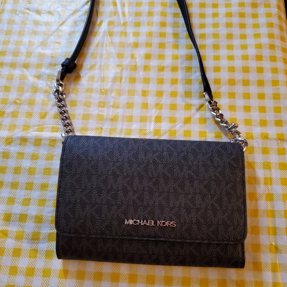 Michael Kors crossbody wallet